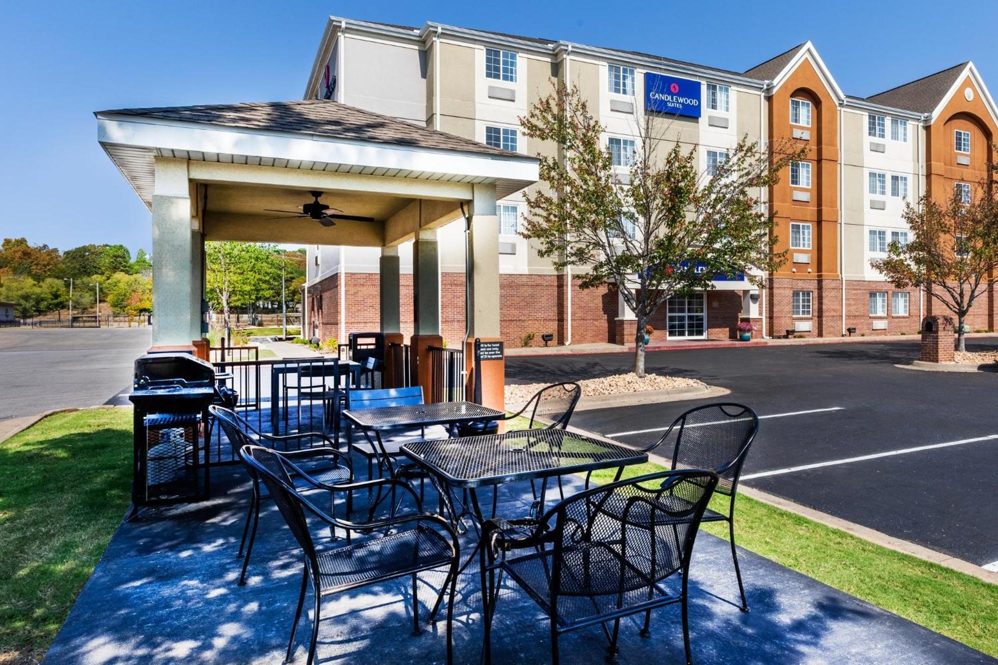 Candlewood Suites Fayetteville, An Ihg Hotel Exterior photo